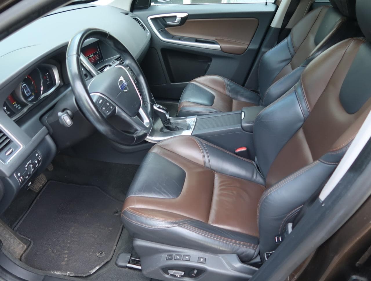 2014 Volvo XC60 - 16