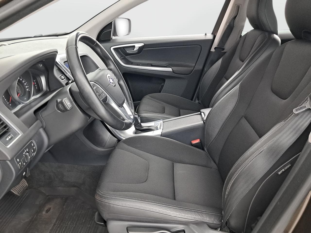 2016 Volvo XC60 - 16