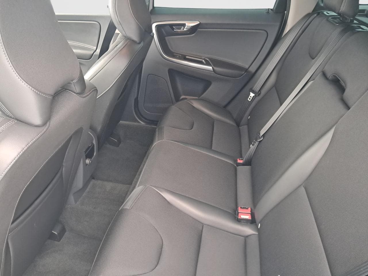 2017 Volvo XC60 - 15