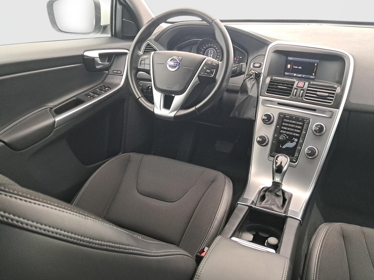 2017 Volvo XC60 - 10