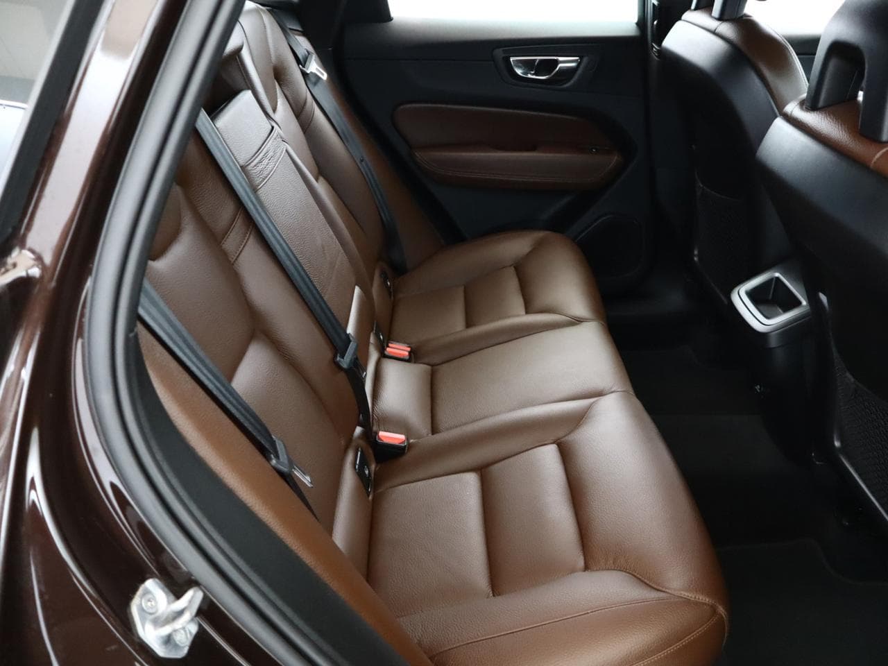 2018 Volvo XC60 - 11