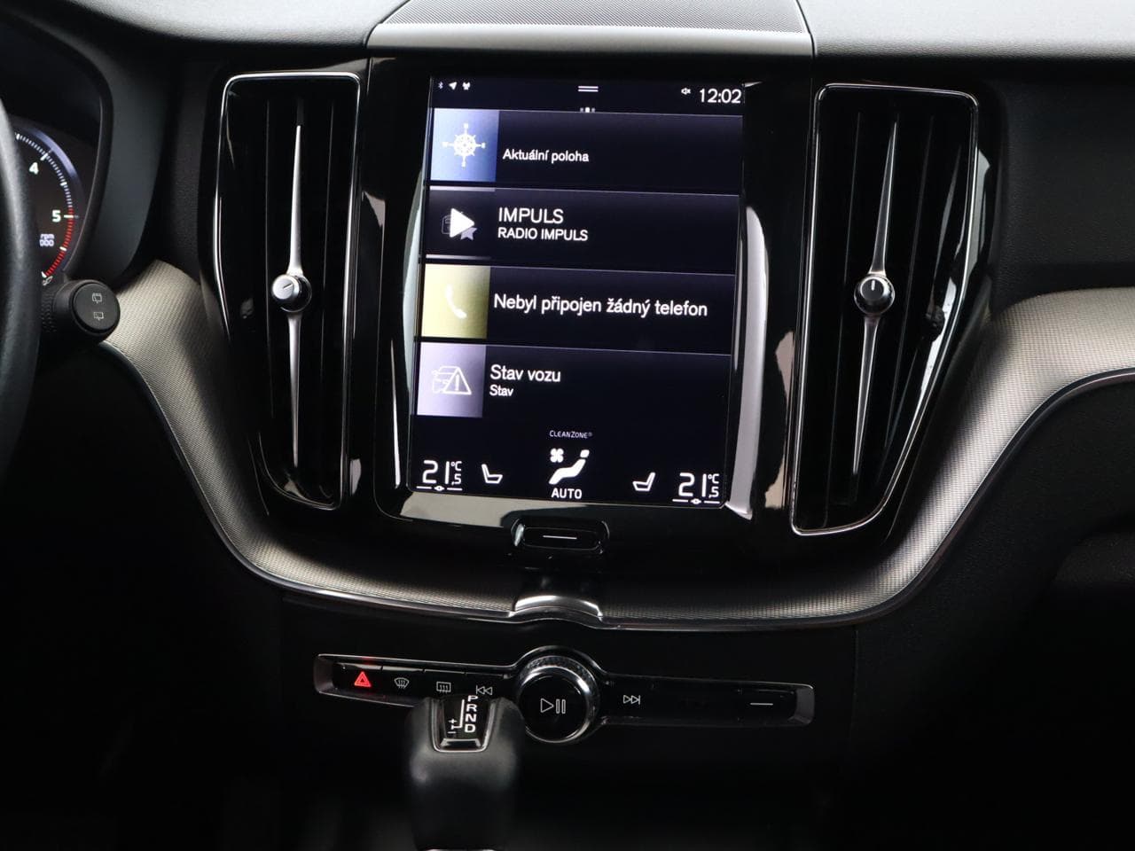 2018 Volvo XC60 - 16