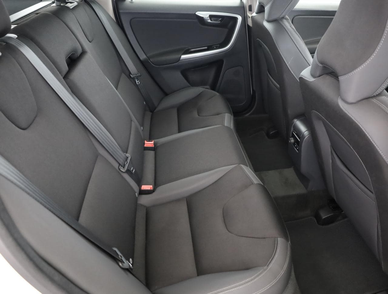 2015 Volvo XC60 - 11