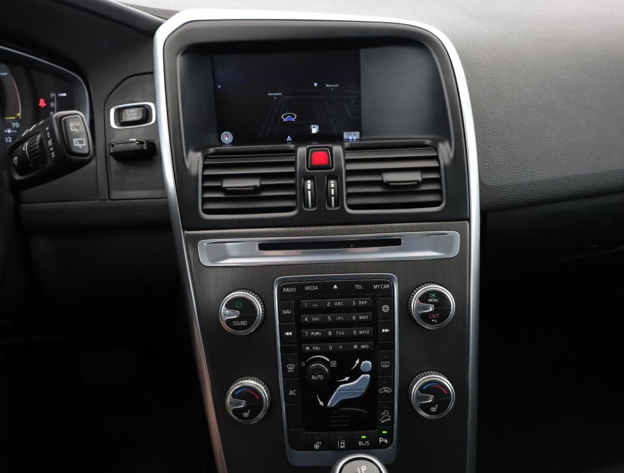 2015 Volvo XC60 - 16