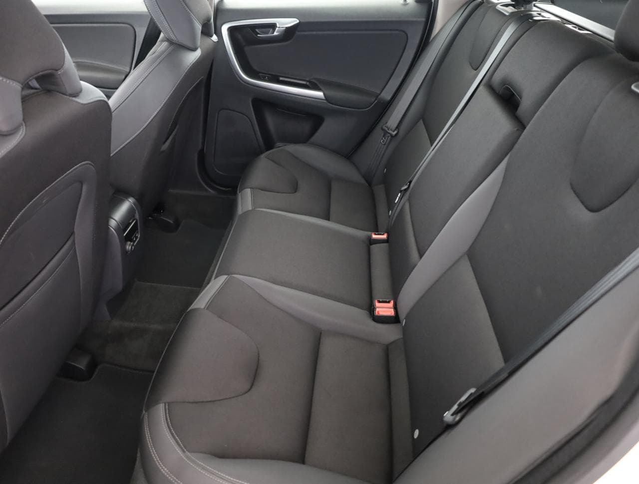 2015 Volvo XC60 - 12