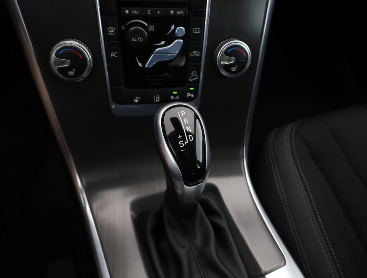 2015 Volvo XC60 - 17