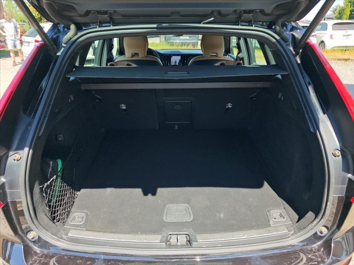 2021 Volvo XC60 - 6