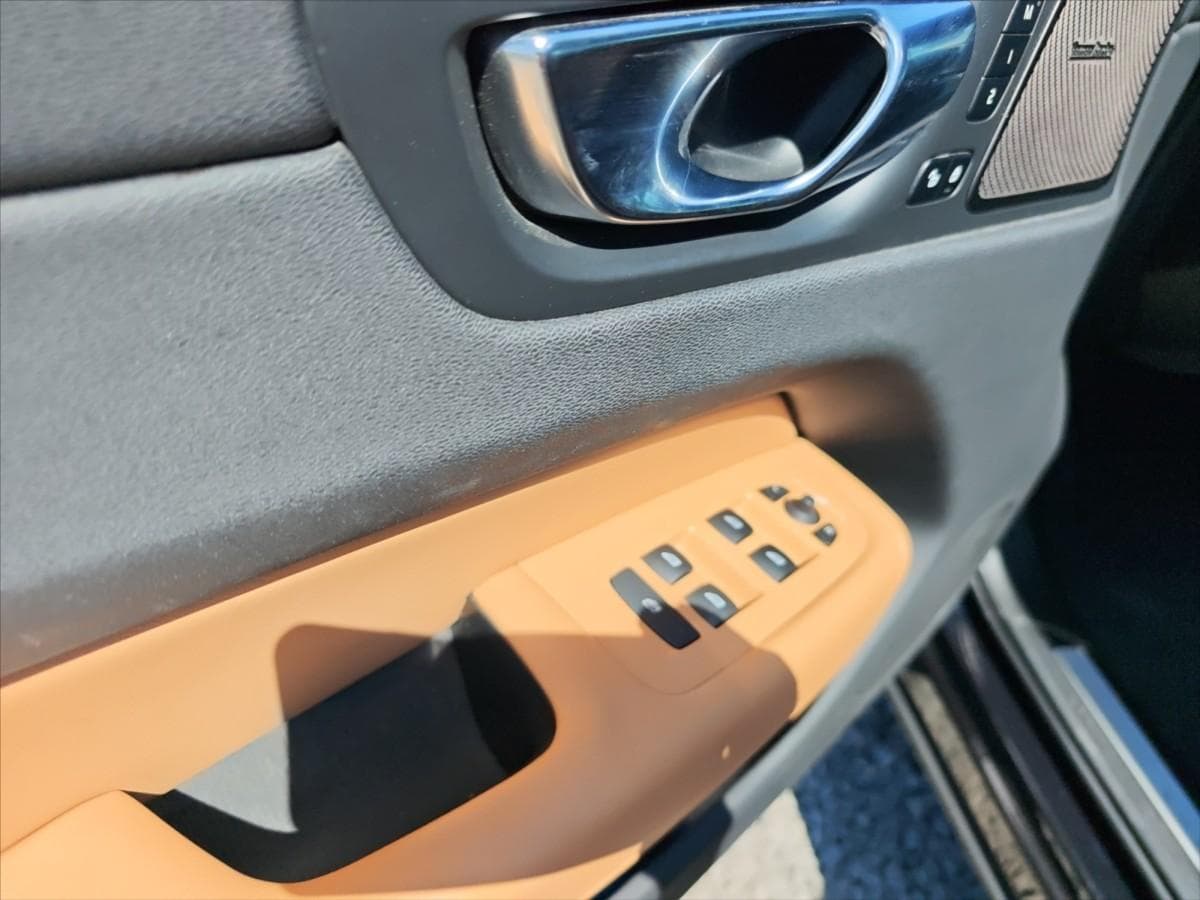 2021 Volvo XC60 - 11