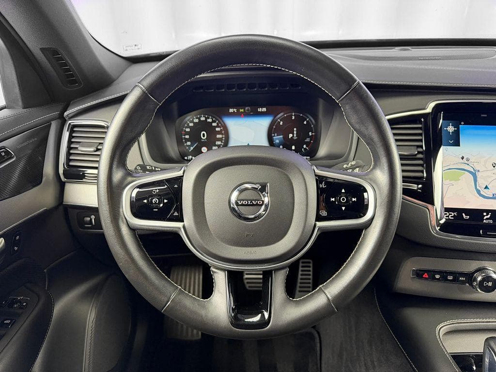 2021 Volvo XC90 - 13