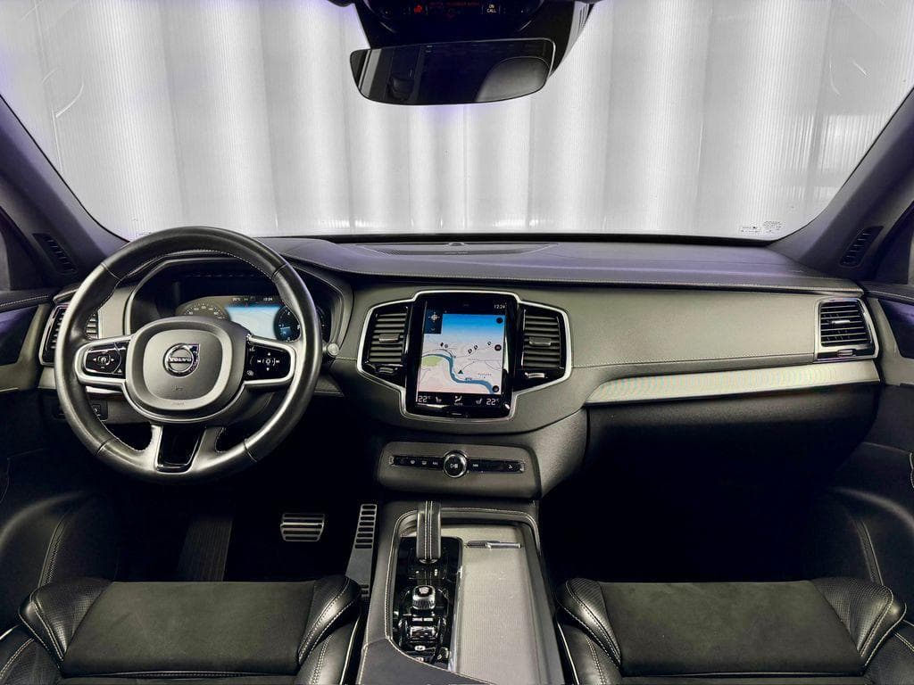 2021 Volvo XC90 - 10