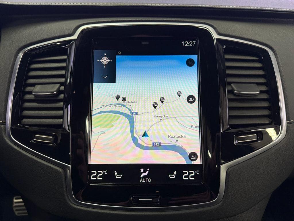 2021 Volvo XC90 - 14