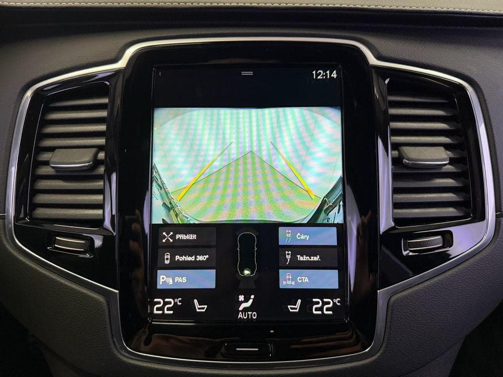 2021 Volvo XC90 - 15