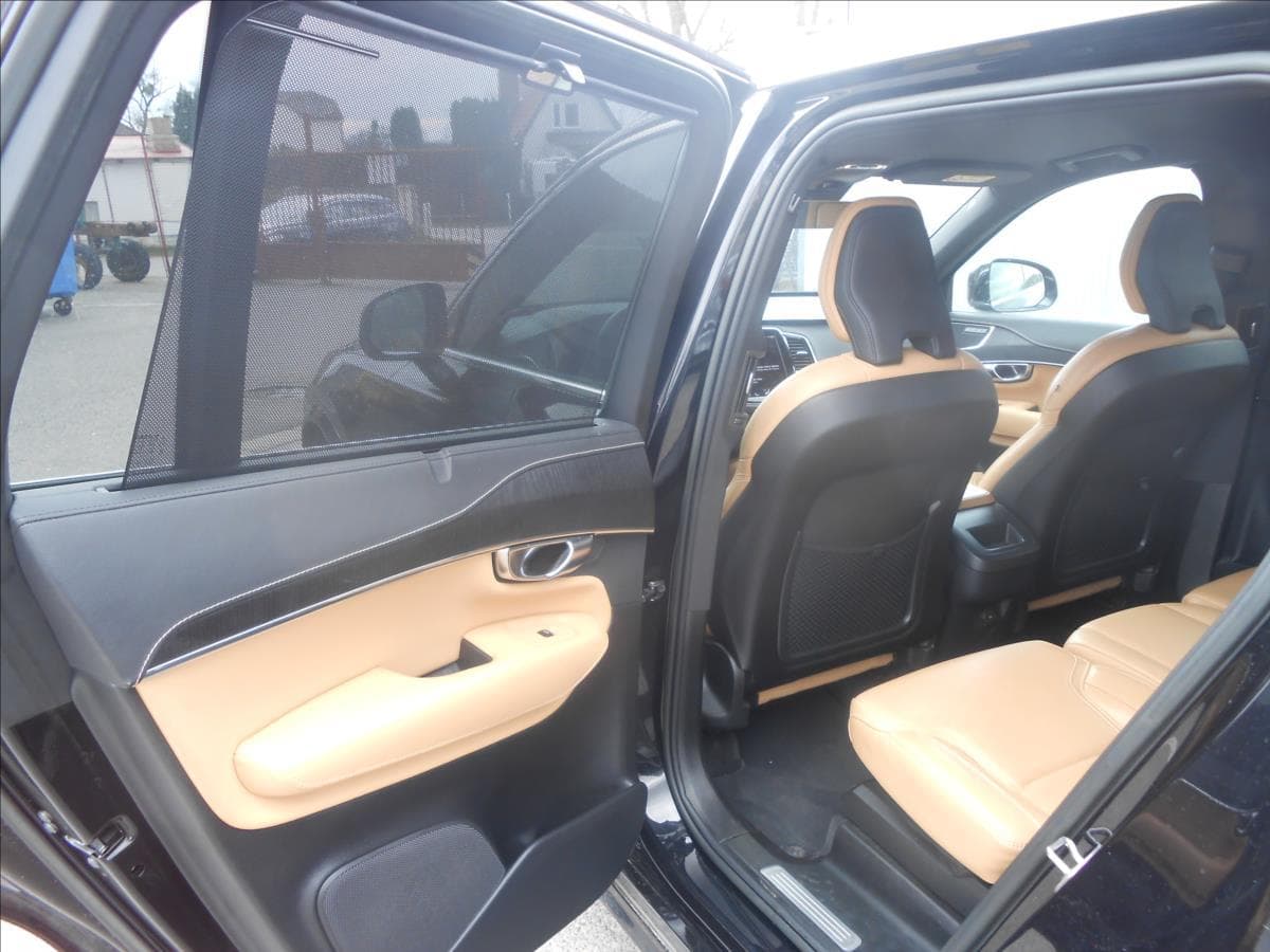 2022 Volvo XC90 - 17