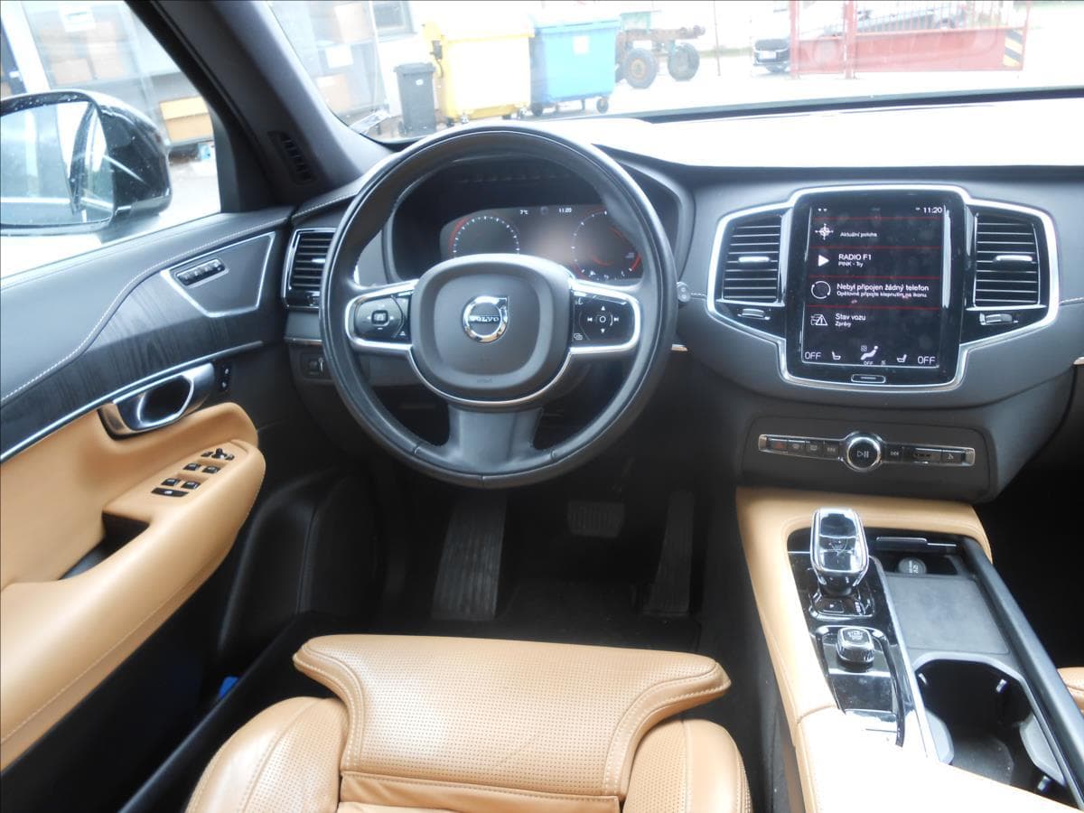 2022 Volvo XC90 - 13