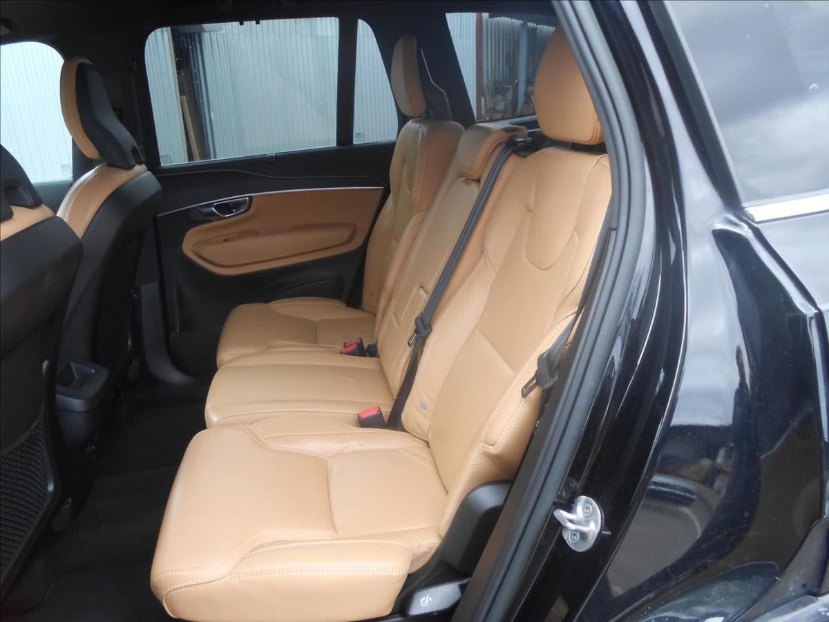2022 Volvo XC90 - 18