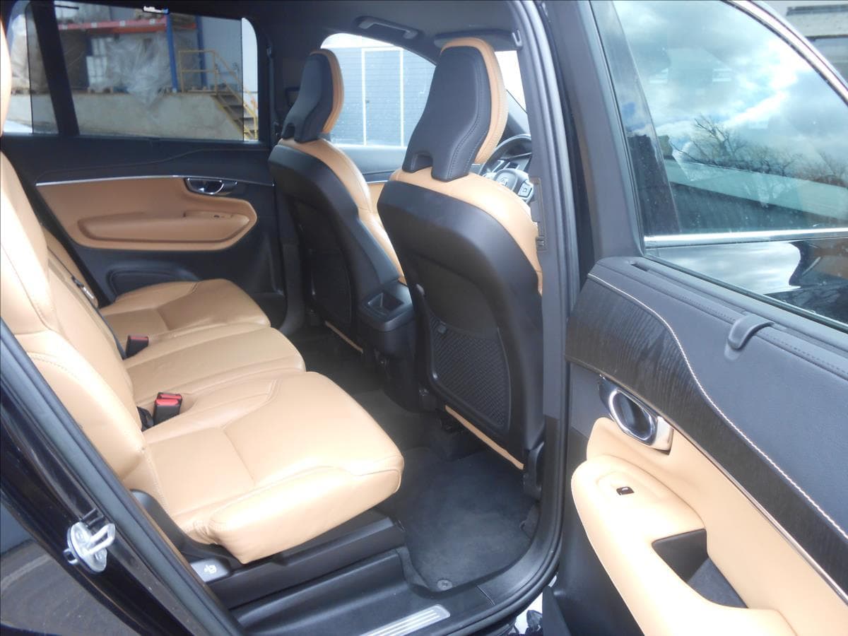 2022 Volvo XC90 - 20