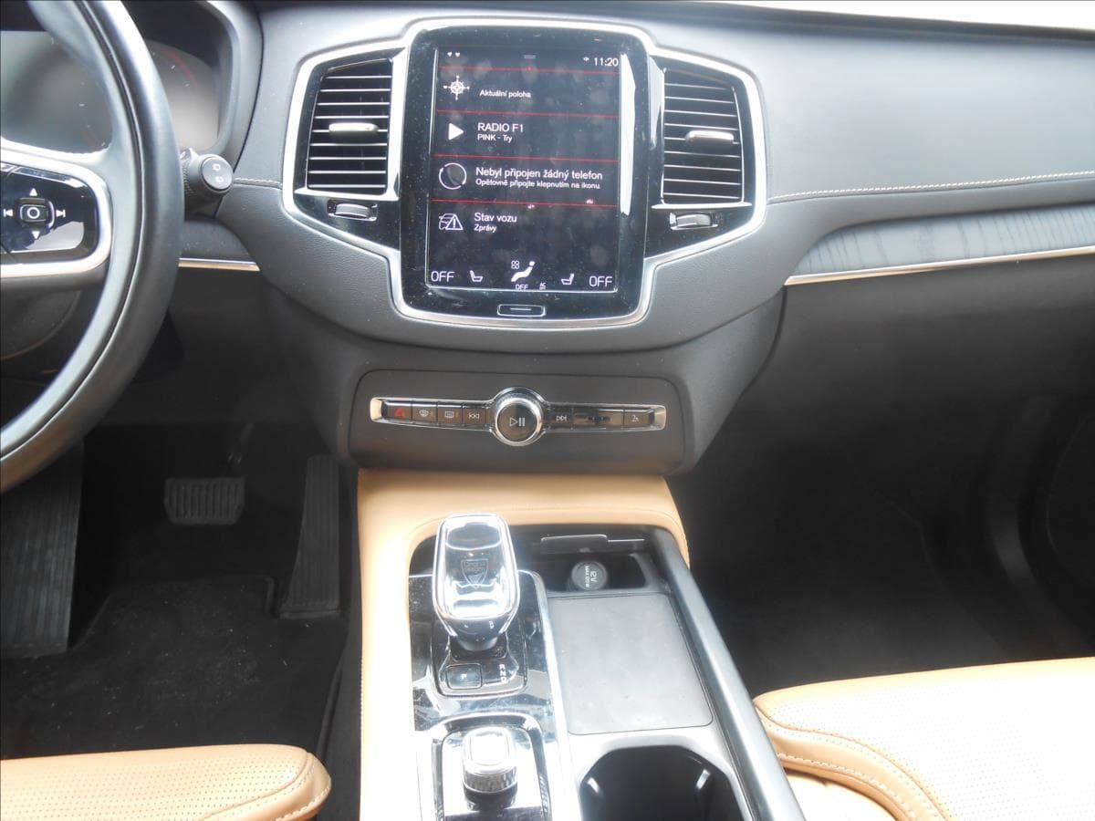 2022 Volvo XC90 - 16