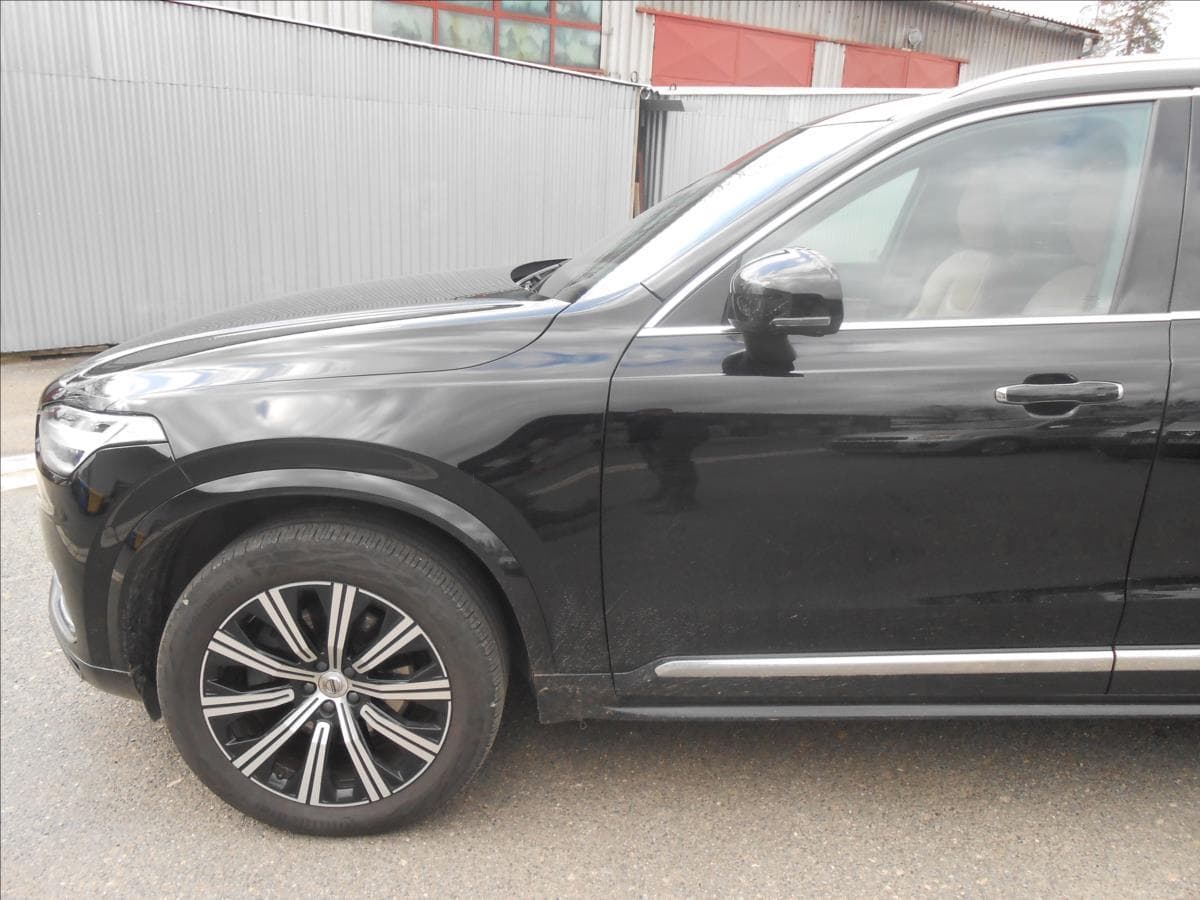 2022 Volvo XC90 - 10
