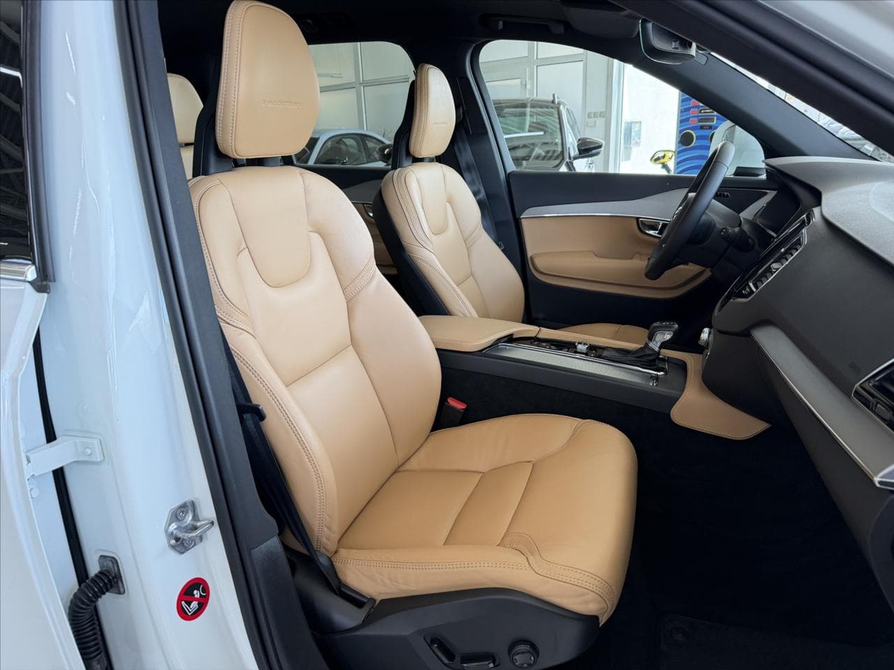 2016 Volvo XC90 - 11