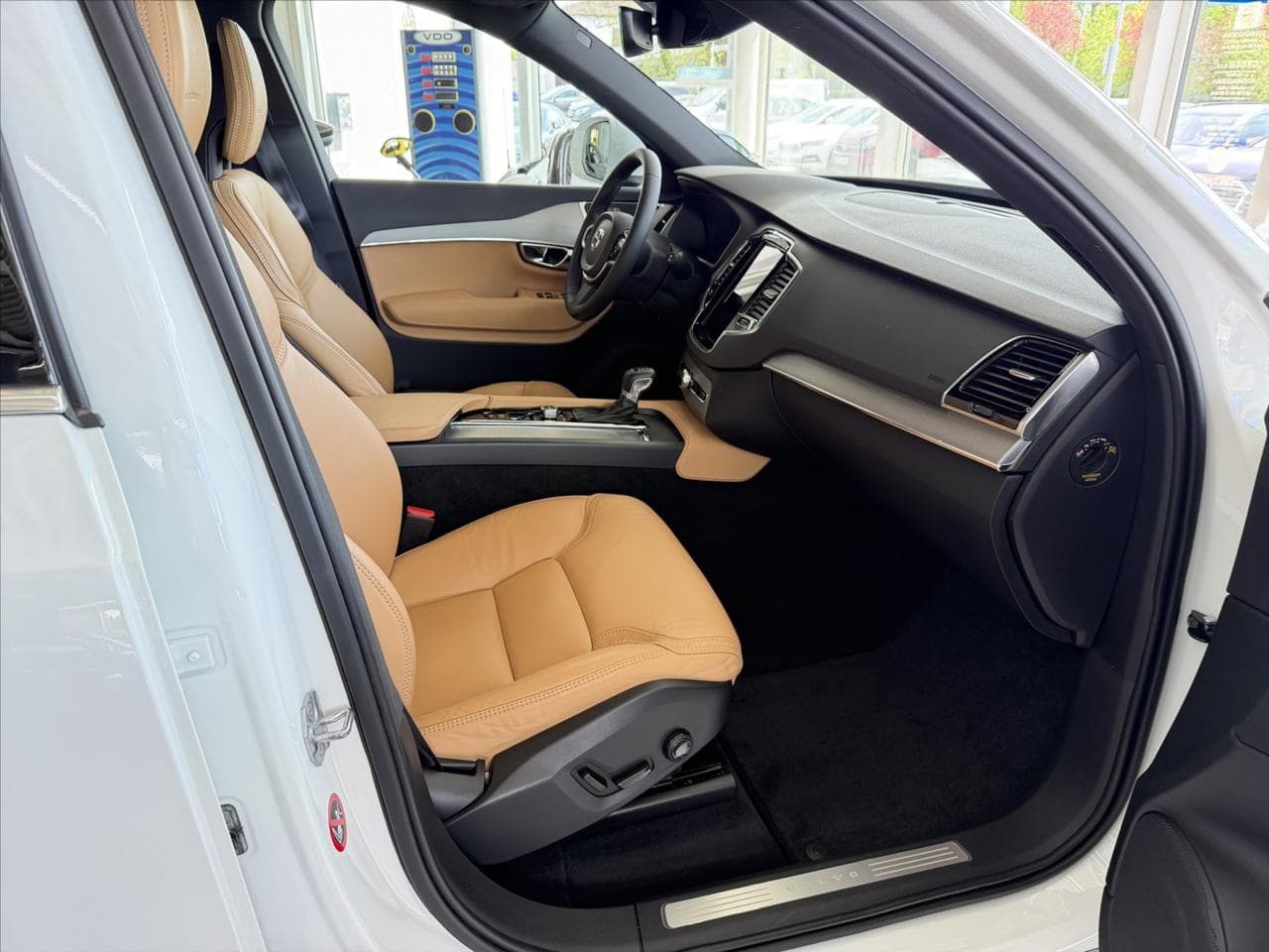 2016 Volvo XC90 - 10