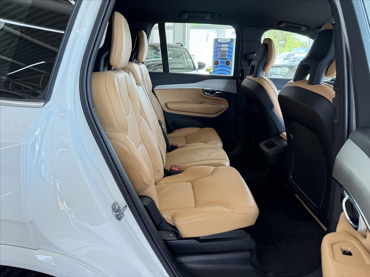 2016 Volvo XC90 - 12