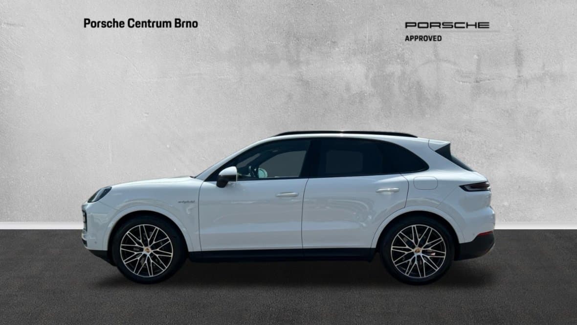 2024 Porsche Cayenne - 3