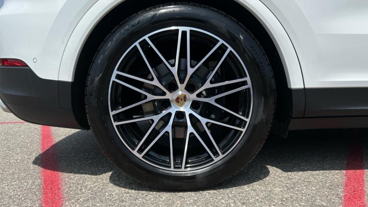 2024 Porsche Cayenne - 11