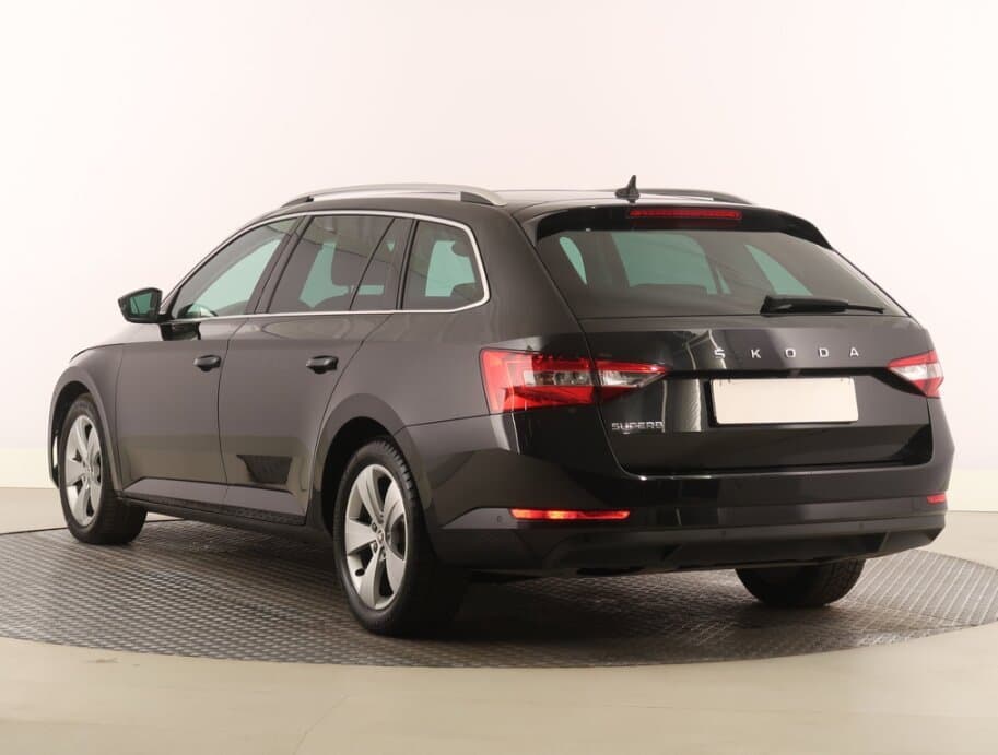 2022 Škoda SUPERB - 5
