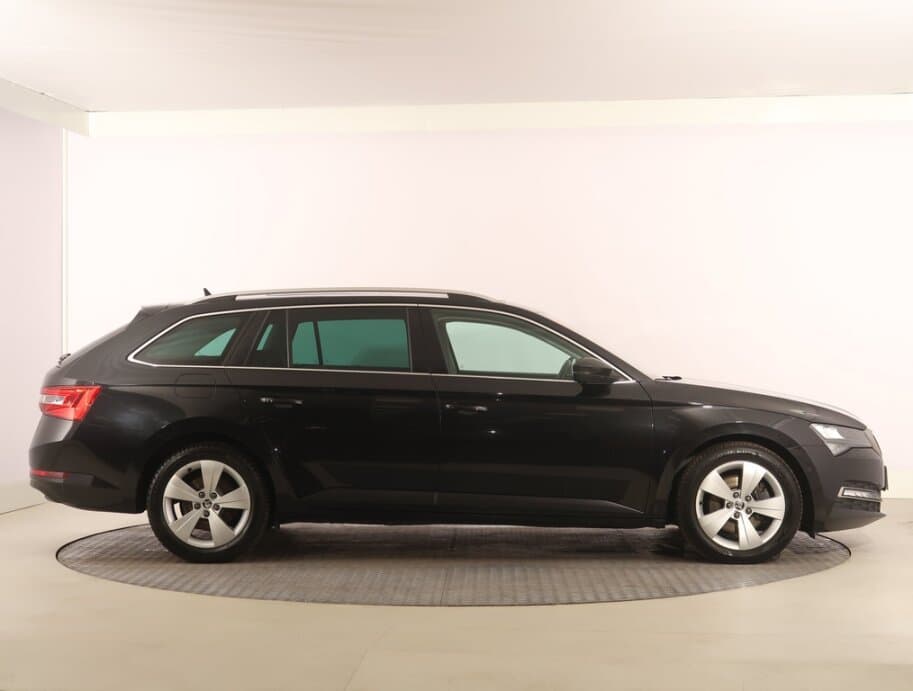 2022 Škoda SUPERB - 8