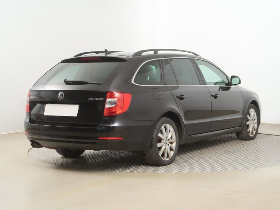 2014 Škoda SUPERB - 7