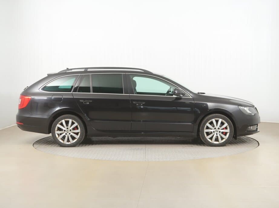 2014 Škoda SUPERB - 8