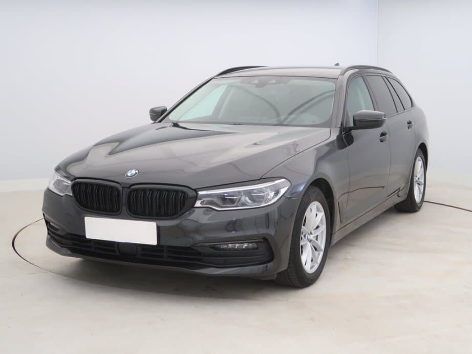 2019 BMW 5-SERIES - 3