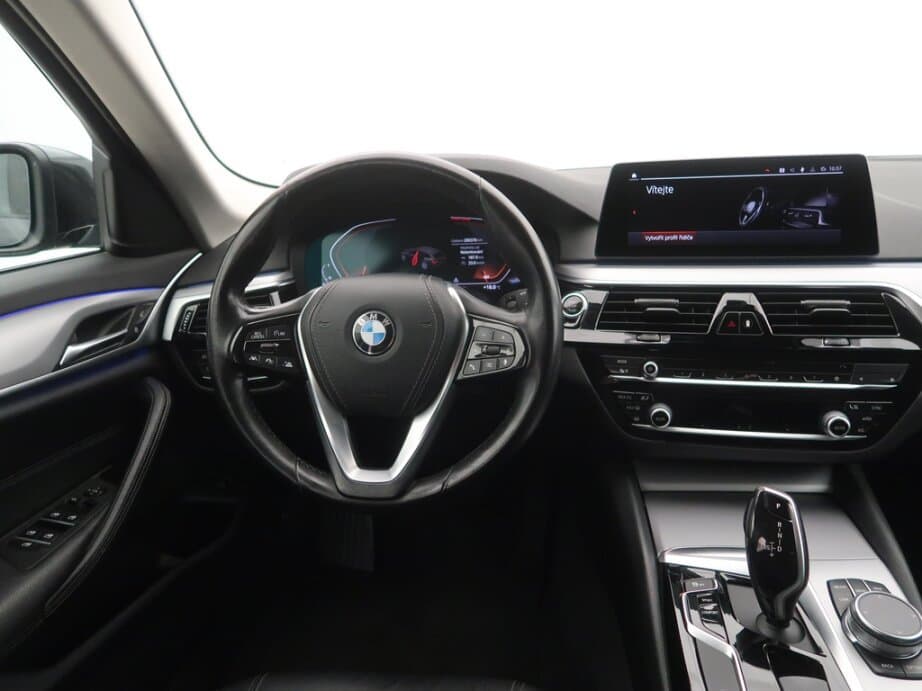 2019 BMW 5-SERIES - 9