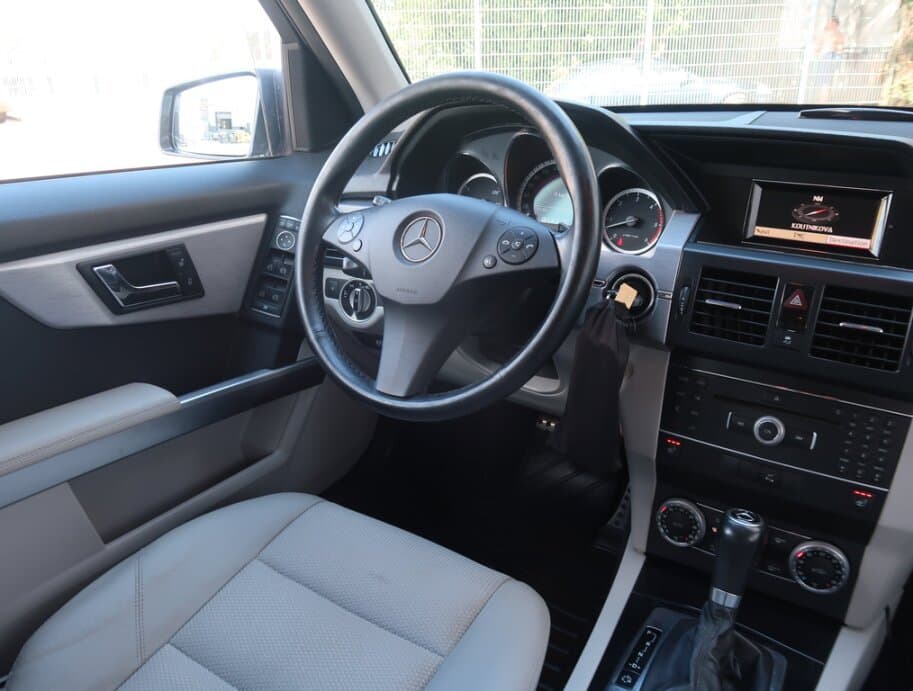 2011 Mercedes-Benz GLK - 9