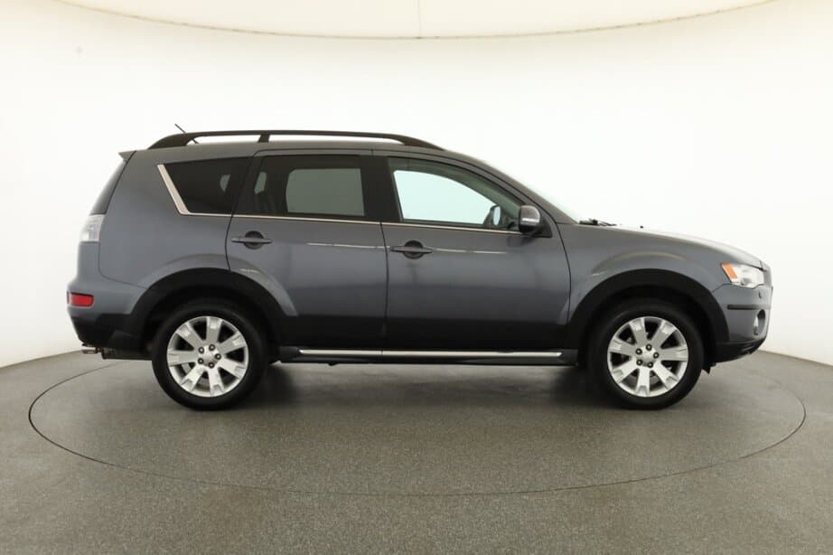 2011 Mitsubishi OUTLANDER - 8