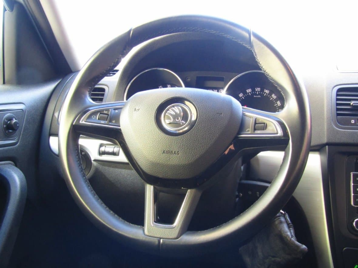 2011 Škoda Superb - 16