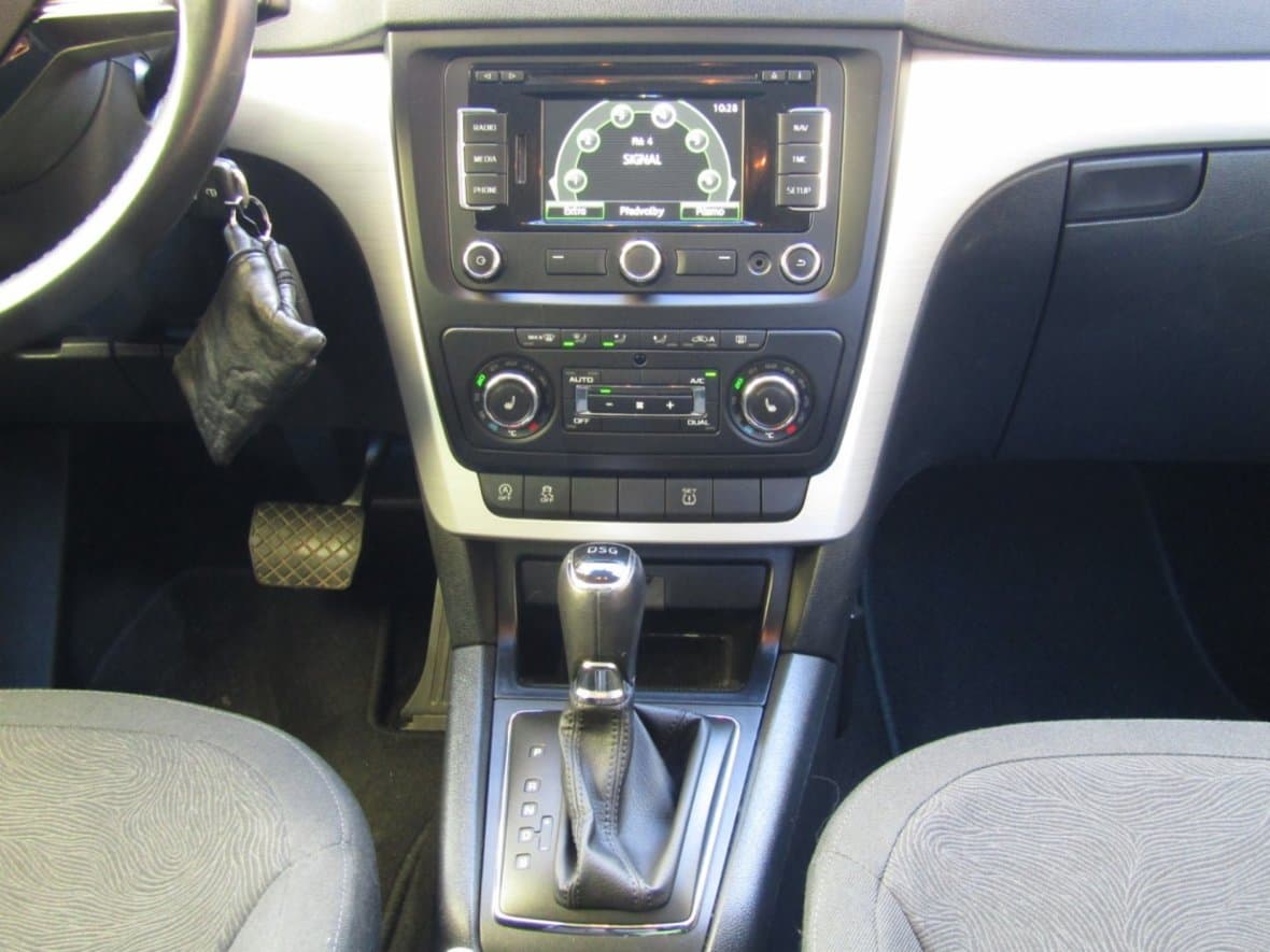 2011 Škoda Superb - 17