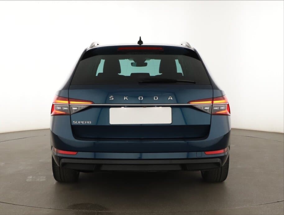 2020 Škoda SUPERB - 11