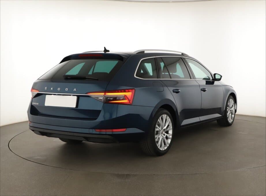 2020 Škoda SUPERB - 13