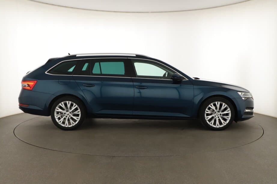 2020 Škoda SUPERB - 15