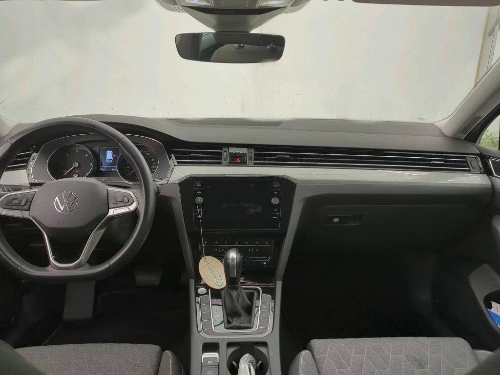 2023 Volkswagen PASSAT - 3