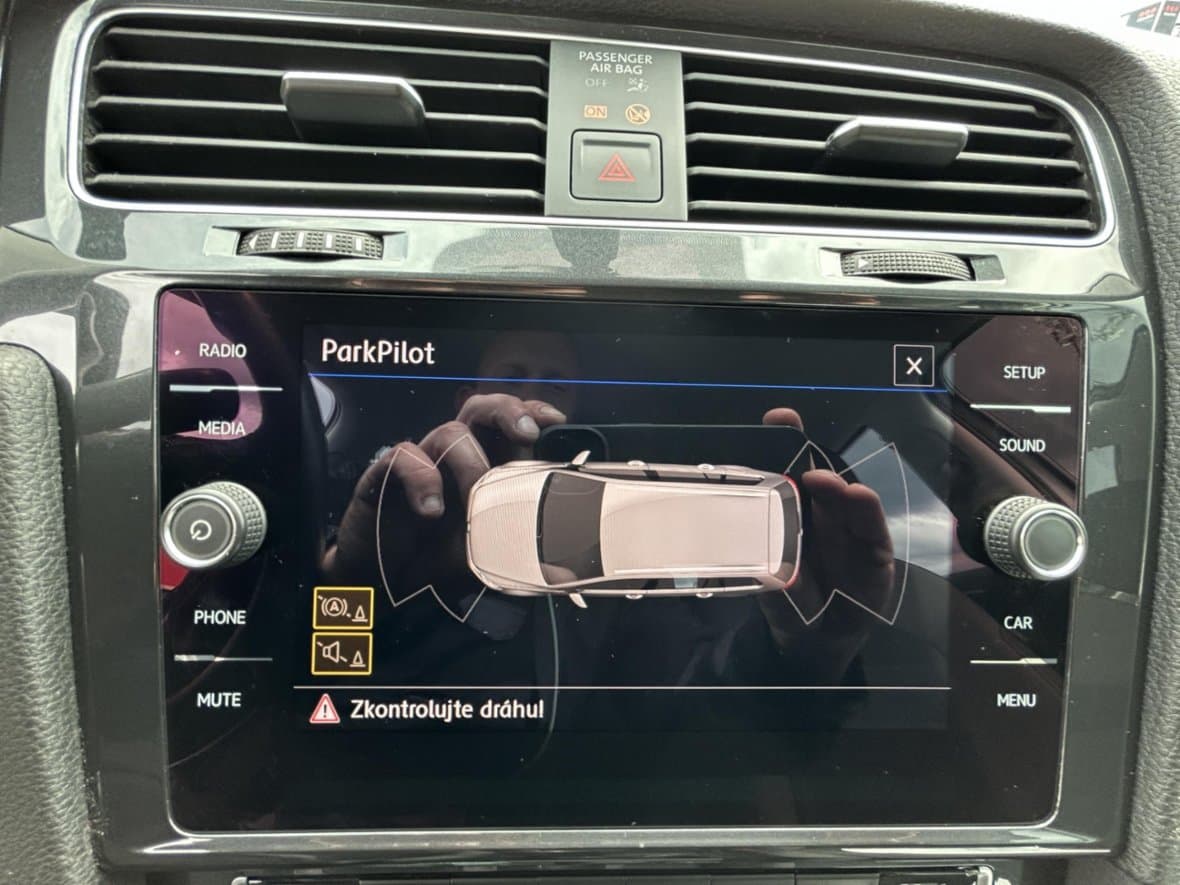 2018 Volkswagen GOLF - 18