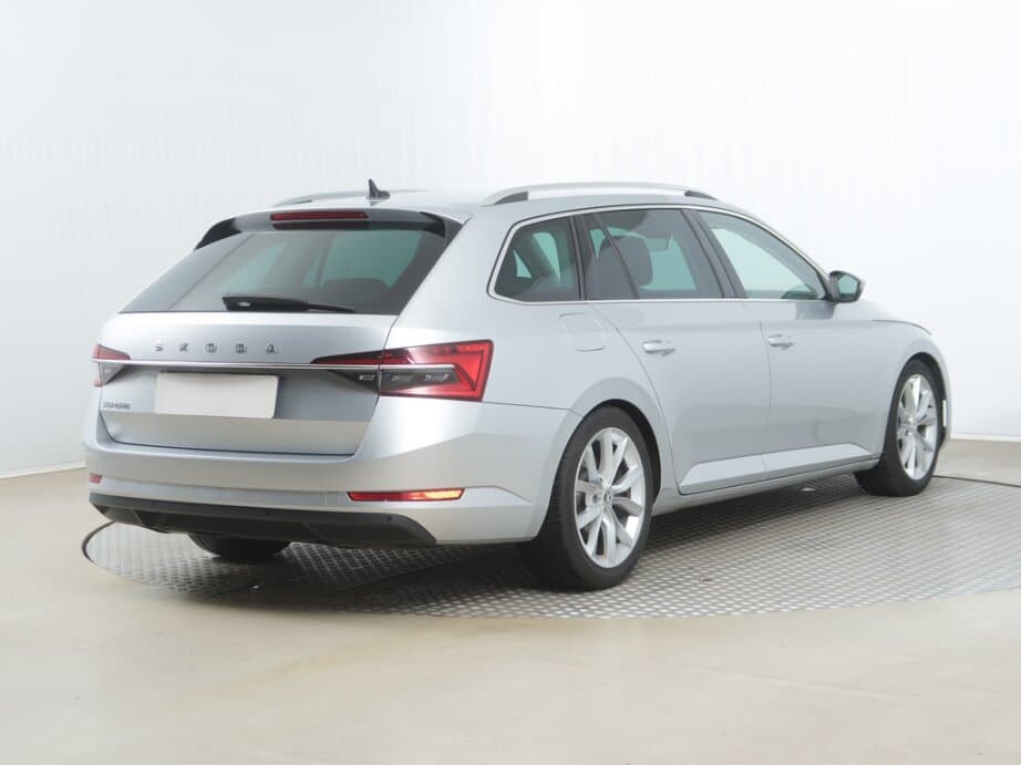 2022 Škoda SUPERB - 7