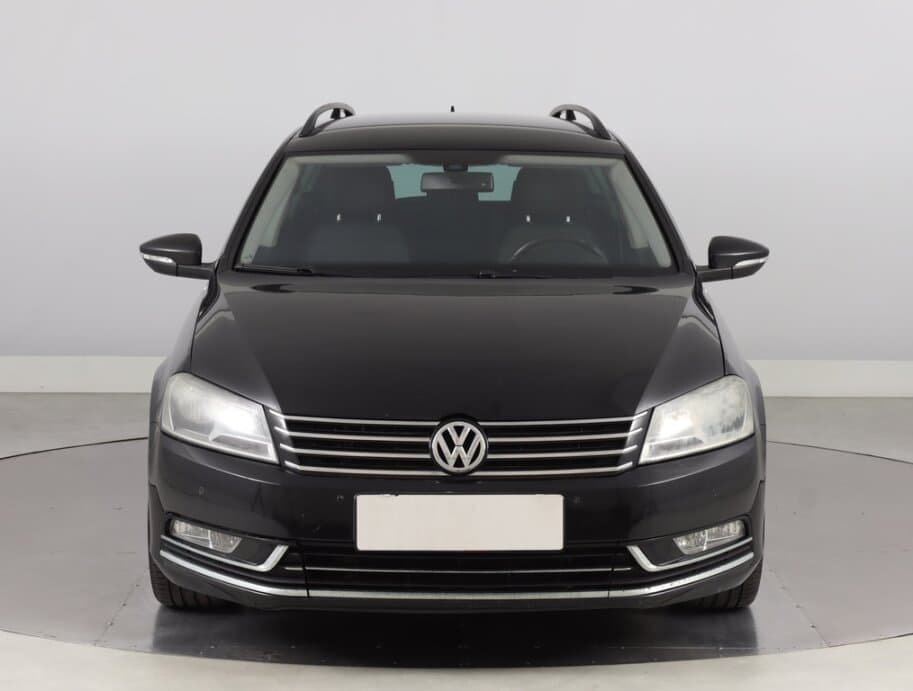 2011 Volkswagen PASSAT - 2