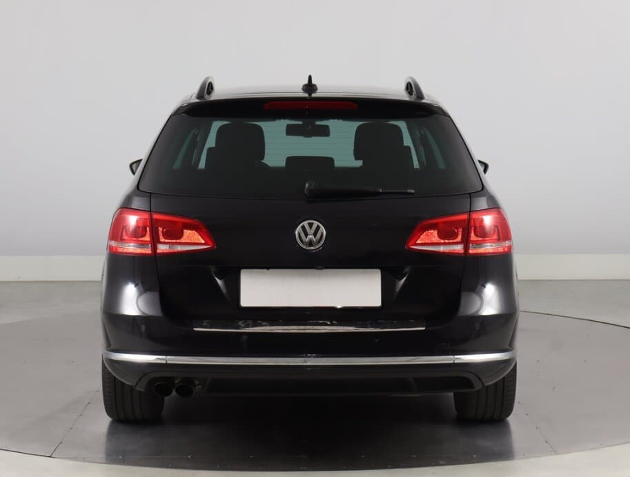 2011 Volkswagen PASSAT - 6