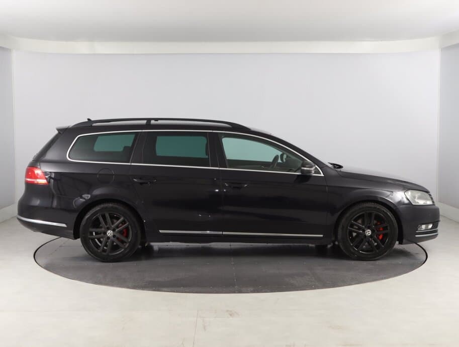 2011 Volkswagen PASSAT - 8