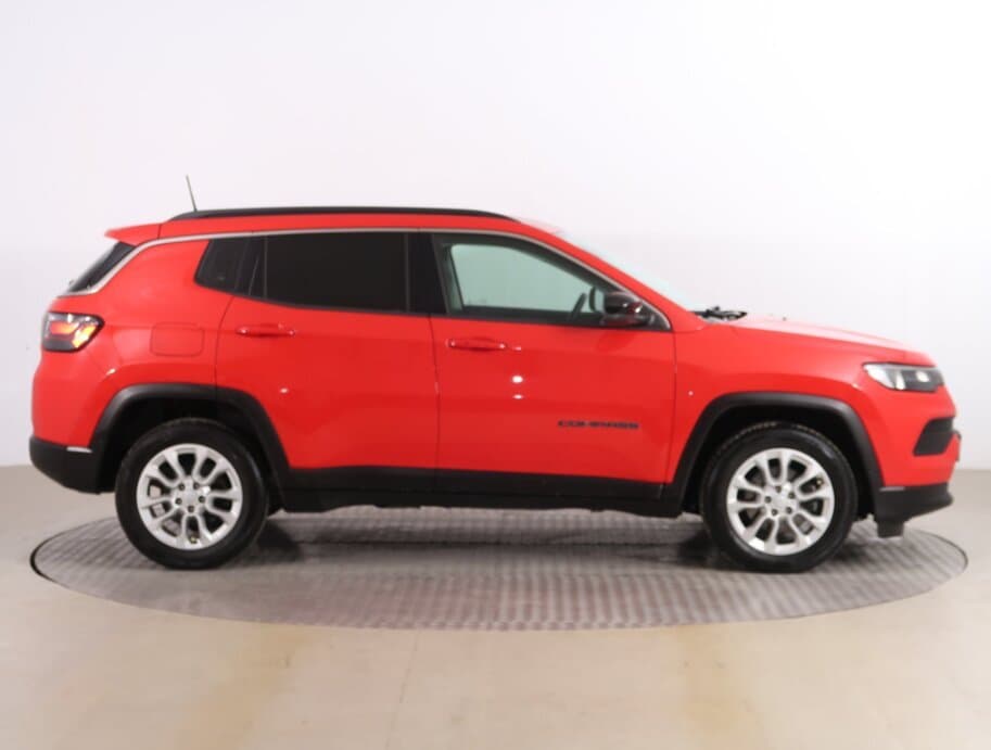 2022 Jeep COMPASS - 8