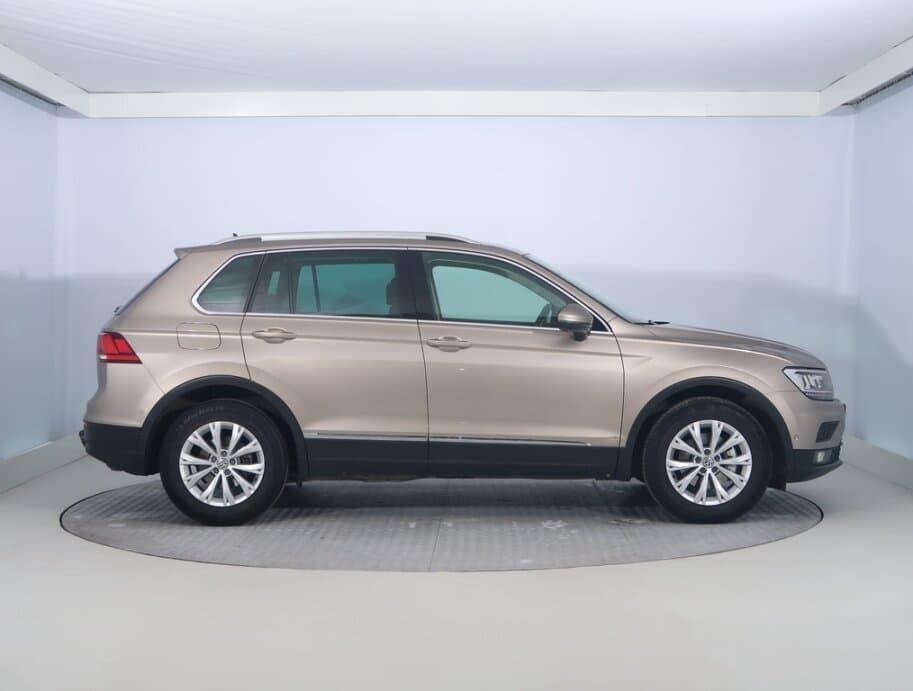 2020 Volkswagen TIGUAN - 8
