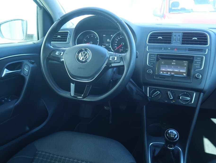 2014 Volkswagen POLO - 9