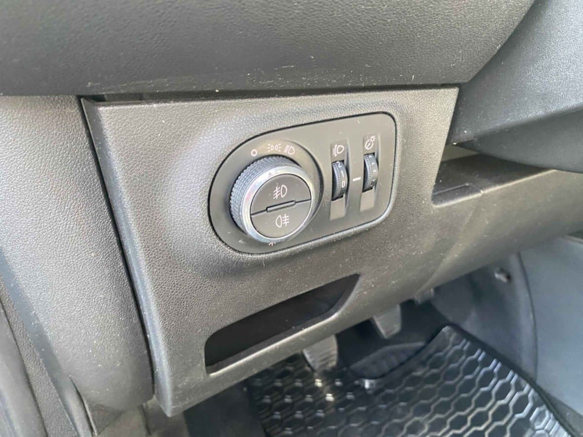 2018 Opel CORSA - 15